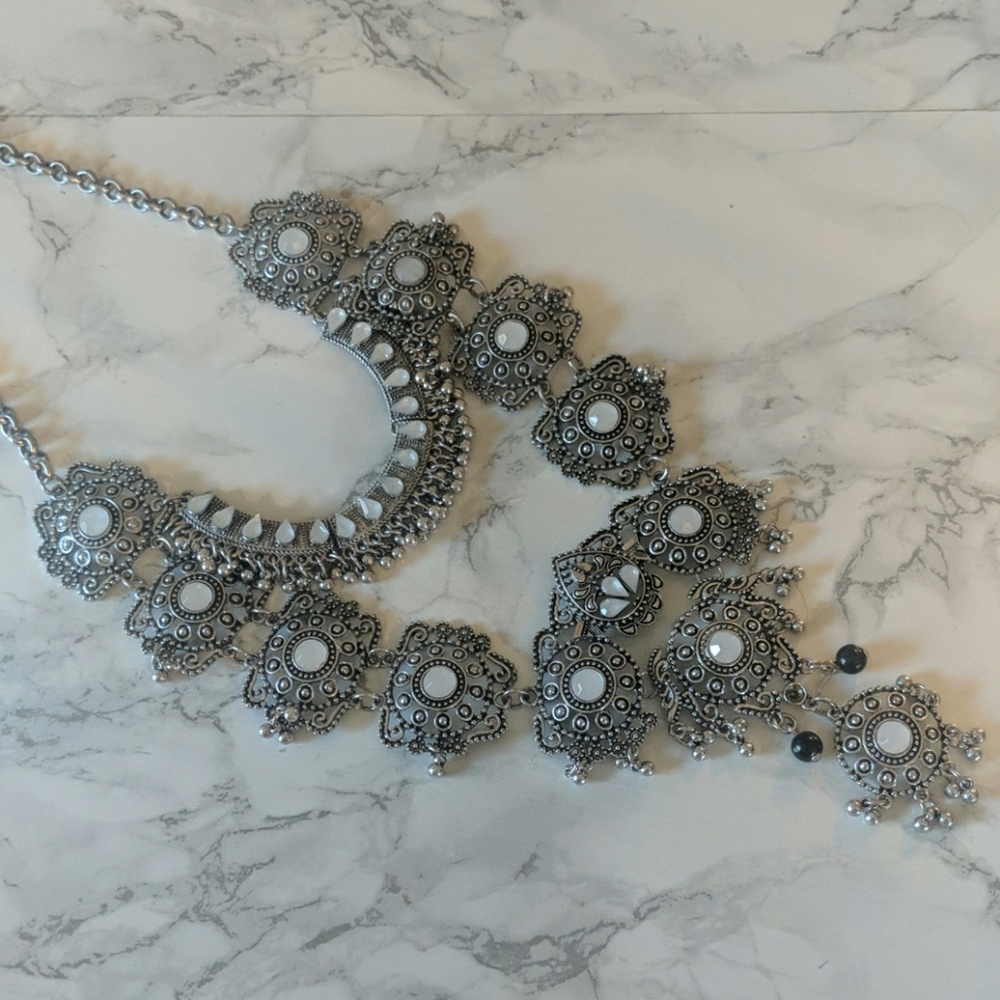 Silver bib necklace